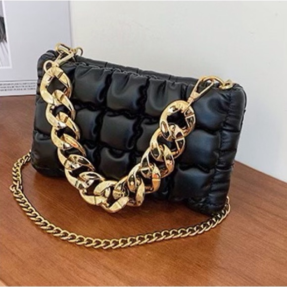 NWOT Stunning 2pcs Set/Black Big Brimmed Fedora Hat /Chain Purse - Picture 4 of 9